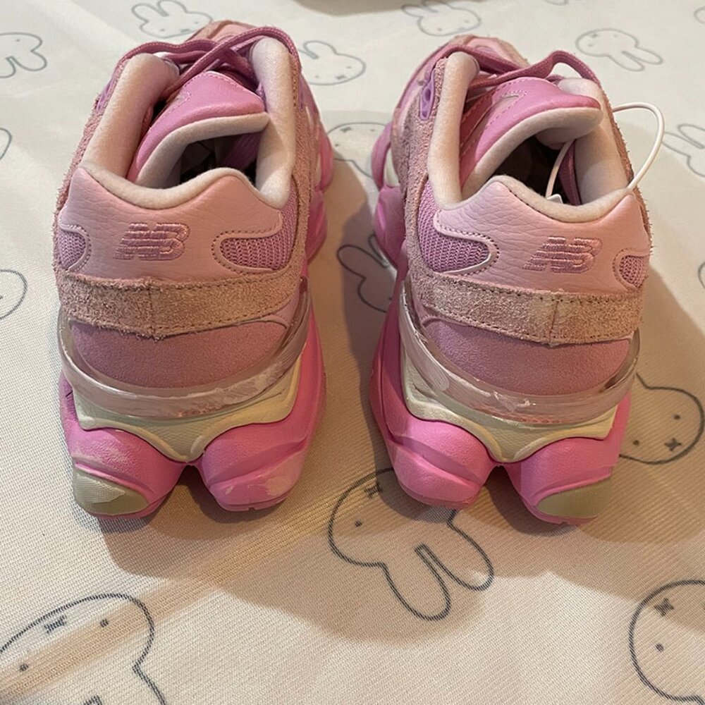 New Balance Pink Low-Top 9060 Sneakers - Picture 4 of 5